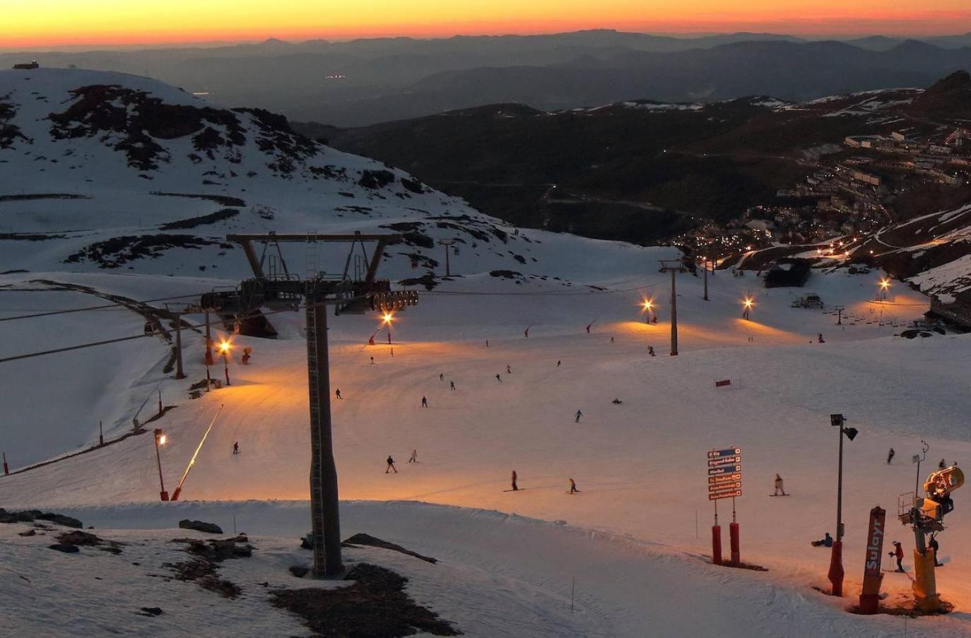 Vista Nevada Ski Lodge Sierra Nevada Ngoại thất bức ảnh